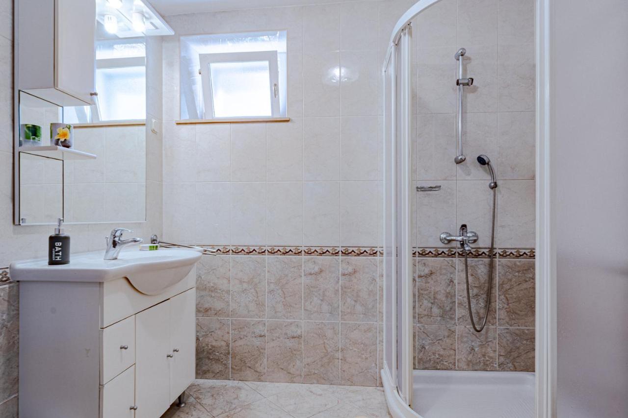 Apartment Ruzica Zrnovo Luaran gambar